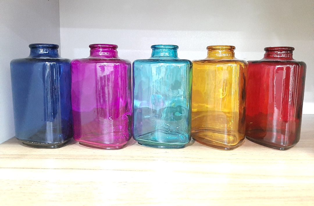 گلدان شیشه ای سه وجهی