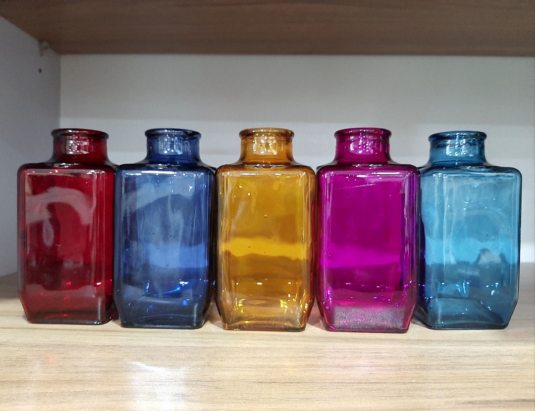 گلدان شیشه ای چهار وجهی