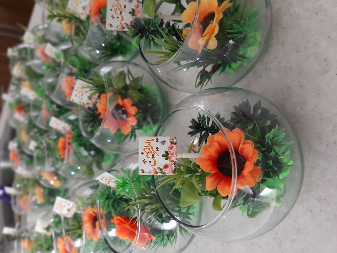 تنگ تزیین شده کوچک