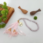 تسبیح 33 دانه گل دار با پلاک یامهدی (عج) متوسط