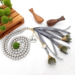 تسبیح صد دانه گل دار با پلاک یامهدی (عج)