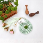 تسبیح صد دانه گل دار با پلاک یامهدی (عج)