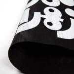 تصویر  پرچم دست کودک طرح مادر من زهرا است