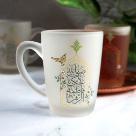 نمای نزدیک استکان دسته دار بلند مات طرح صلی الله علیک یا فاطمه الزهرا | دیدار