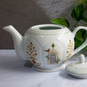 عکس قوری چینی طرح صلی الله علیک یا فاطمه الزهرا 2/5 لیتری | فروشگاه فرهنگی دیدار