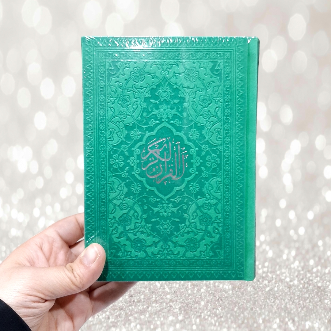تصویر  قرآن جیبی با ترجمه رنگی - سبز بهاری