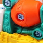 تصویر  آچار به دست - میکسر