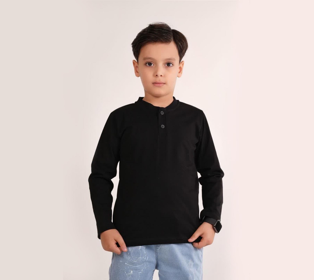 تصویر  تیشرت مشکی آستین بلند و یقه ژاپنی