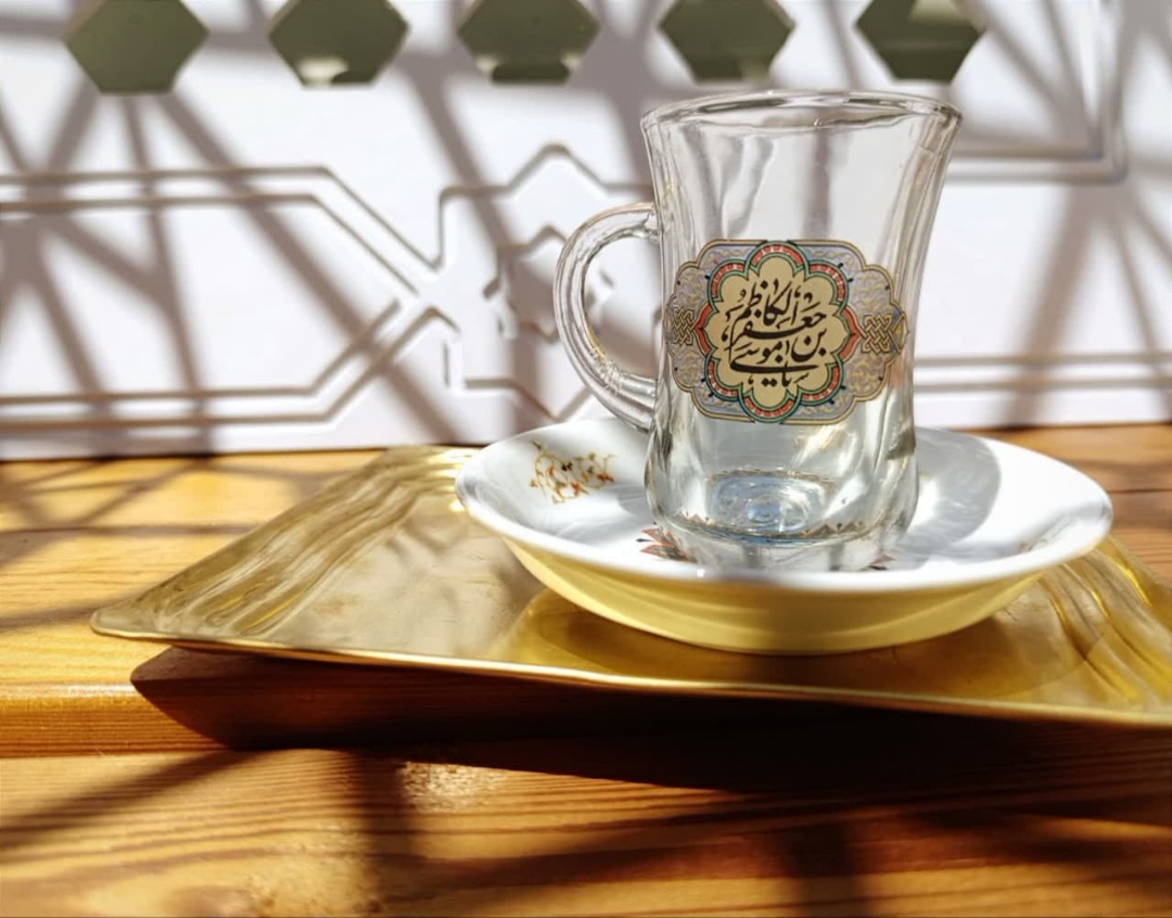 استکان کمر باریک دسته دار طرح یا موسی ابن جعفر الکاظم