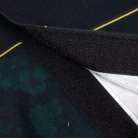 کاور دستمال کاغذی مخمل هر حسینیه که بر پاست ز صبر حسن است