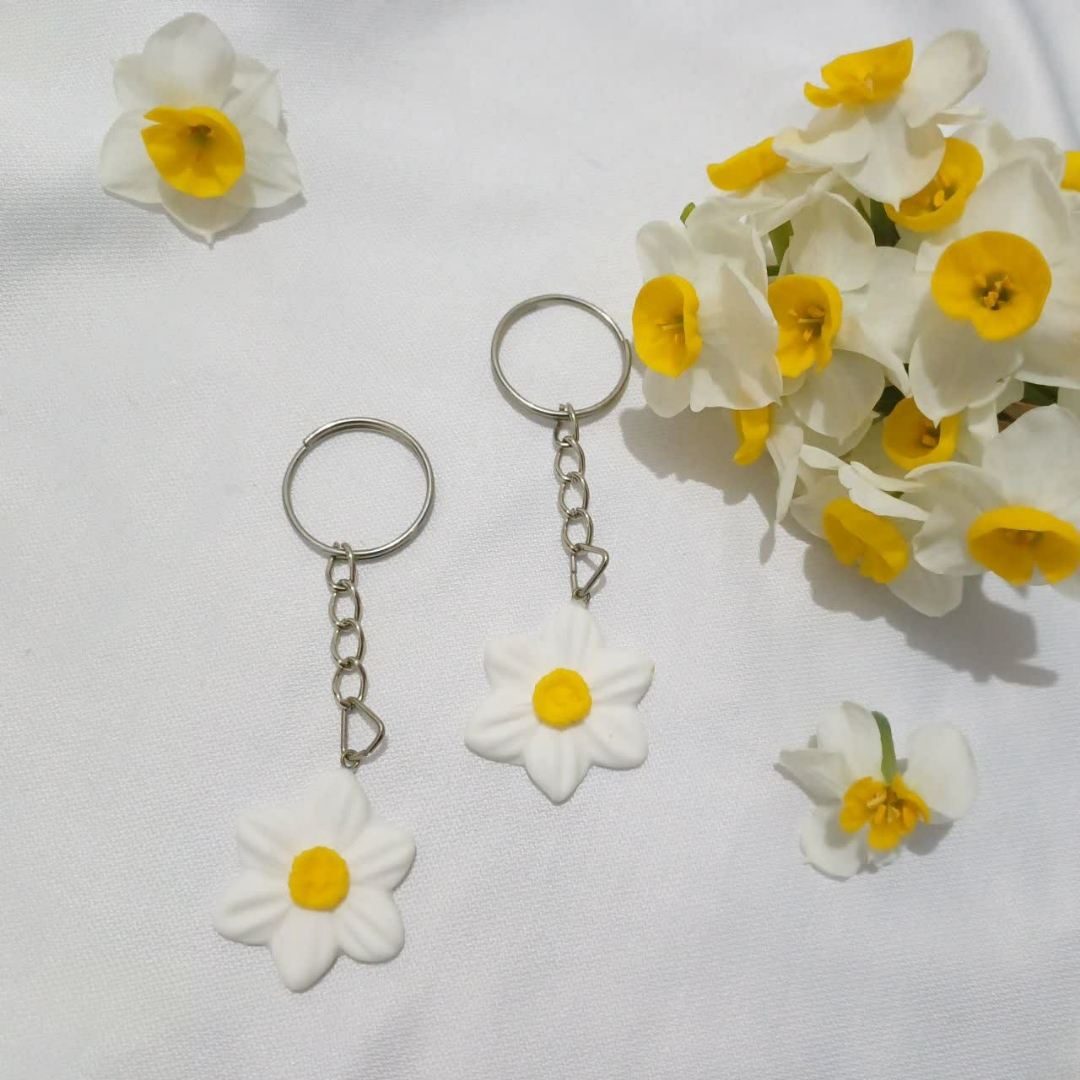 جاسوئیچی گل نرگس