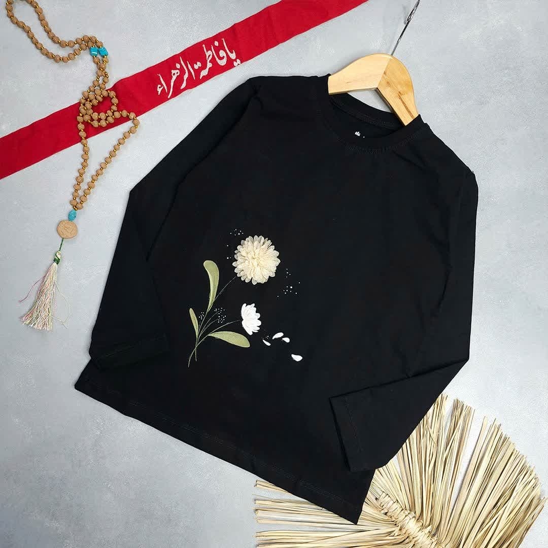 بلوز آستین بلند مشکی طرح شاخه گل