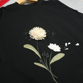 بلوز آستین بلند مشکی طرح شاخه گل