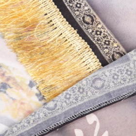 بیرق فخر من این است محتاج غذای روضه ام