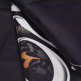 بیرق اصلا حسین جنس غمش فرق میکند