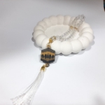 خرید تسبیح 33 دانه پلاک دار کریستالی طرح کعبه - سفید- کد 6710- فروشگاه دیدار