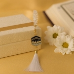 خرید تسبیح 33 دانه پلاک دار کریستالی طرح کعبه - سفید- کد 6710- فروشگاه دیدار