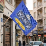 پرچم ساتن تمام رنگی من کنت مولاه فهذا علی مولاه - 69*97کد 641- فروشگاه دیدار